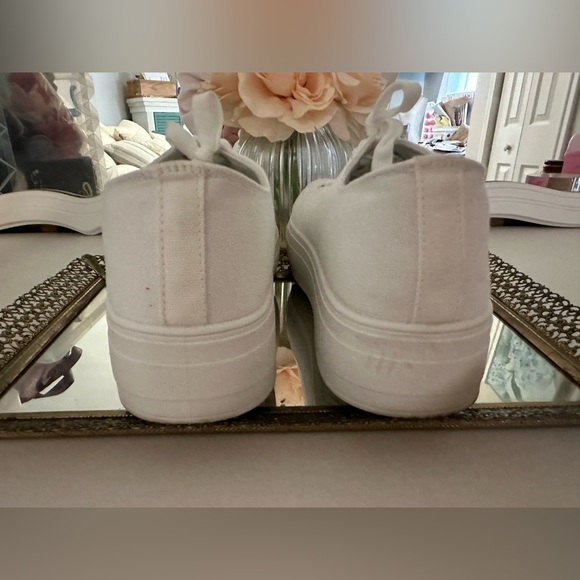 2” Platform canvas tennis shoes - Picture 4 of 6
